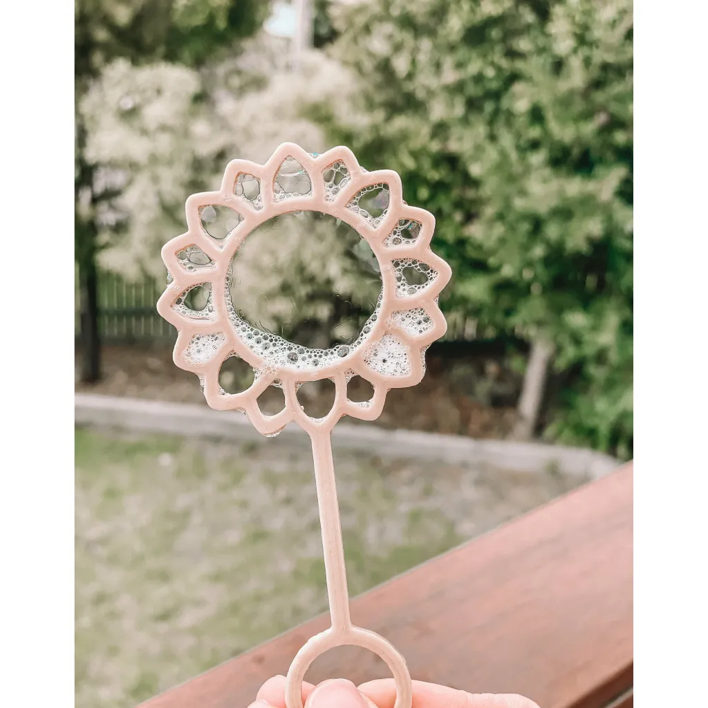 Kinfolk Pantry Outdoor E Natura | Bacchetta per bolle di sapone in bioplastica Girasole