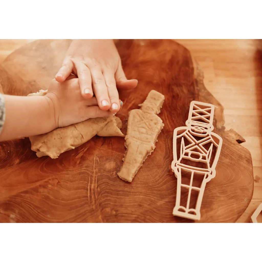 Kinfolk Pantry Artico | Inverno | Formina in bioplastica per pasta modellabile Schiaccianoci